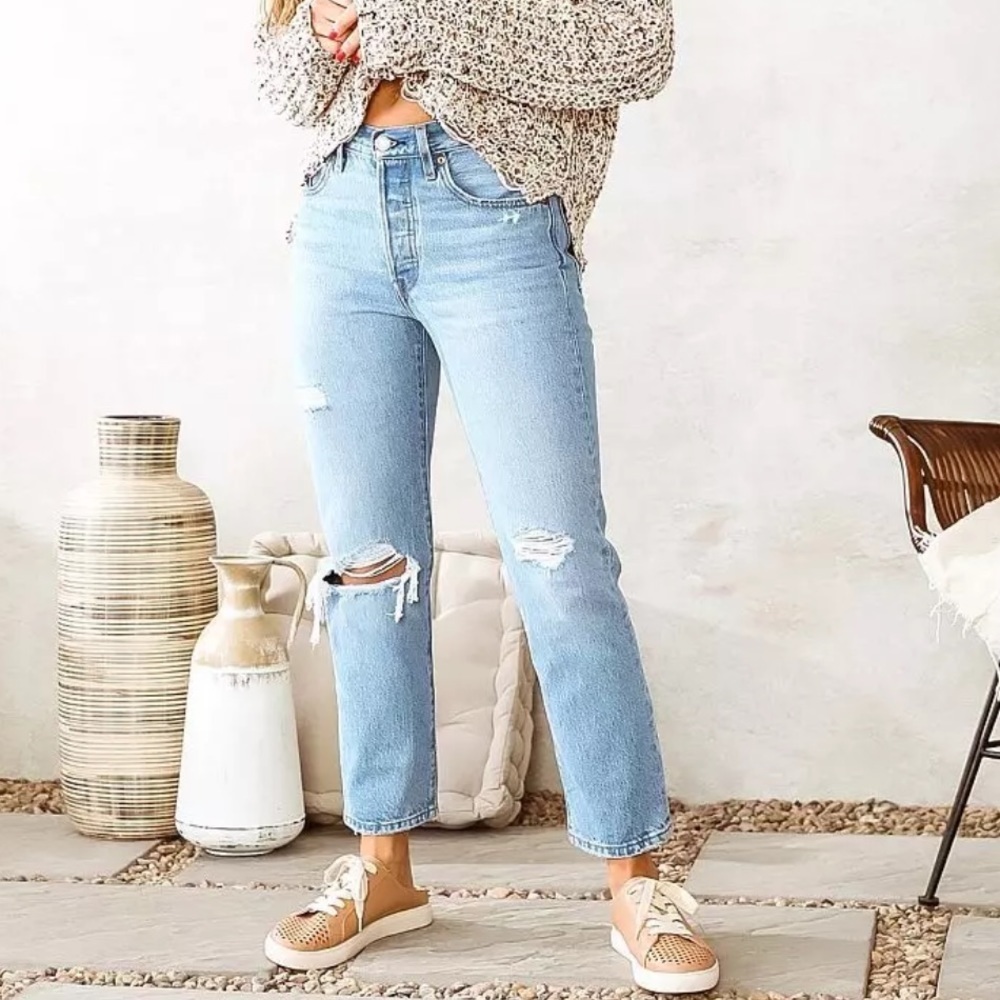 Levi’s 501 Distressed Cropped Jeans